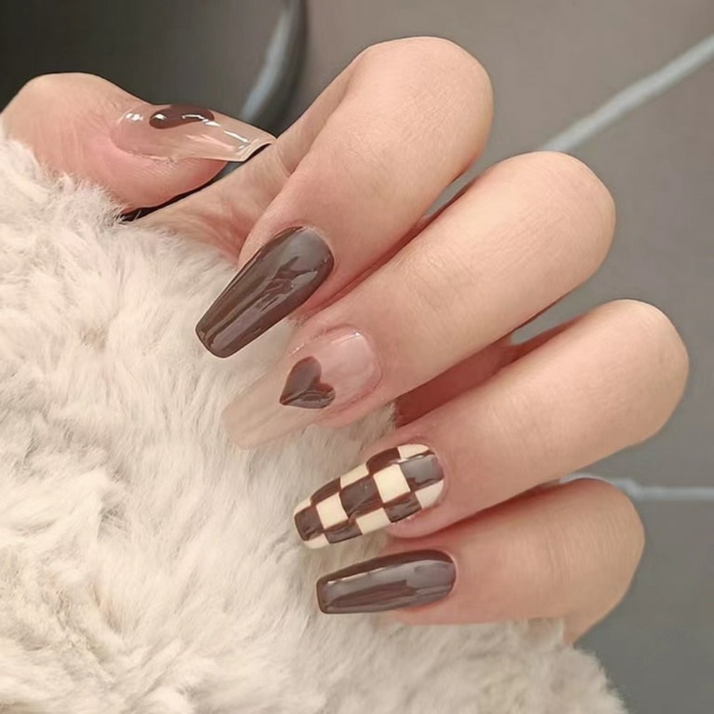 Checkered Press On Nail Art